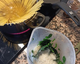 Foto del paso 2 de la receta: Pasta con salsa de espinacas, champiñones y tomate seco