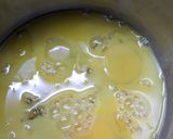 Gambar langkah 1 resipi Sambal tumis telur dadar hancur.