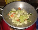 Foto langkah ke 3 dari resep Mie Tek Tek Sayur Ceker.