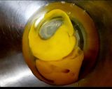 A picture of step 1 of Onion Tomato Omelette.