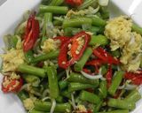 Foto langkah ke 4 dari resep Tumis Buncis Tauge Ala RadiCacing.