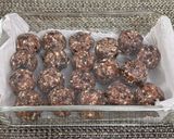 A picture of step 5 of Cashew-Berries Dark Chocolate Bites.
