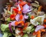 Foto del paso 3 de la receta: Cerdo salteado con vegetales