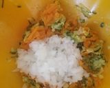 Foto del paso 2 de la receta: Fritos de zapallo italiano con zanahoria y papitas fritas 😅
