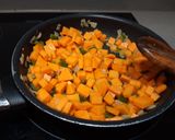 Foto del paso 2 de la receta: Arroz con calabaza y huevo a la plancha (Instant Pot)