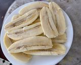 A picture of step 1 of Turon (Banana Lumpia with Caramel).