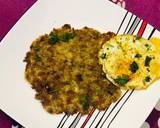 Potatoes hash browns with fried egg recipe step 4 photo