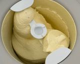 Foto del passaggio 12 della ricetta Gelato alla vaniglia con gelatiera🍨