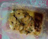 Foto langkah ke 2 dari resep Udang Goreng Ketumbar.