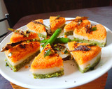 மூவர்ண சூஜி டோக்ளா ரெசிபி ஸ்டேப் 7 புகைப்படம்