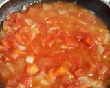 A picture of step 3 of Huevos Motuleños.