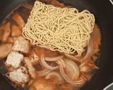 Foto langkah ke 2 dari resep Mie Rebus Kimchi (Kimchi Noodle Soup).