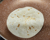Foto del paso 1 de la receta: Huevo revuelto con sobrasada, queso y miel