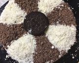 A picture of step 12 of Oreo Ice cream cake.