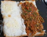 A picture of step 2 of Masala Chessy Pav.