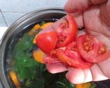 Foto langkah ke 3 dari resep Sayur Bening Bayam Wortel.