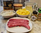 Foto del paso 1 de la receta Patatas guisadas con salchichas frescas al curry
