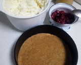 Mézes-meggyes túrótorta sütés nélkül recept fázis 2 fotója