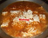 A picture of step 4 of Onion Tomato Maggie.