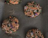 A picture of step 6 of Baked carrot fritters with carrot tops - vegan.