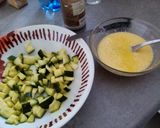 Foto del passaggio 3 della ricetta Tortino di zucchine con cuore di provola