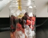 Foto del paso 3 de la receta: Té helado con frutos rojos