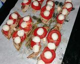 Mozarellás paradicsomos csirkemell recept fázis 2 fotója