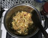 Foto langkah ke 5 dari resep Seblak Kerupuk Simple & Hemat.