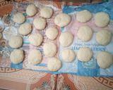 Foto langkah ke 3 dari resep Donat Salju Super Irit.
