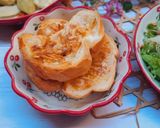 Hình bước làm 3 của món Bánh mì nướng bơ và con ruốc
