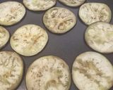A picture of step 1 of Insalata di melanzane aubergine salad.