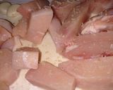 Foto del paso 1 de la receta: Pollo al ajillo y pimentón sobre arroz
