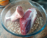 Foto del paso 2 de la receta: Caldo de carne (cocido o consomé)