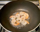 Foto langkah ke 3 dari resep Garlic Noodle with Prawn.