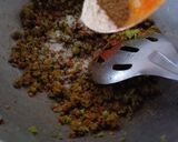A picture of step 6 of Methi matar malai stuffed paratha.
