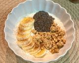 Foto del paso 3 de la receta: Yogur natural con plátano, chía y muesli