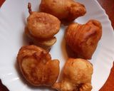 A picture of step 4 of Mini-deep fried scones.
