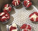 Foto langkah ke 5 dari resep Bolu Kukus Merah Putih.