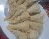 A picture of step 7 of Chicken cones.
