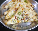 ચીલી ગાર્લીક ચીઝ ટોસ્ટ(Chili Garlic Cheese Toast Recipe In Gujarati) રેસીપી સ્ટેપ4ફોટો