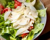 Hình bước làm 2 của món 🌱 Salad Táo Bramley Cà Chua Dầu Dấm