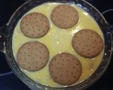 Foto del paso 4 de la receta Flan con galletas y bombones simple