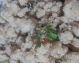 A picture of step 5 of Rava upma.