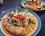 รูปขั้นตอนการทำที่ 3 ของ ยำ2เห็ด กับสันในไก่ย่าง