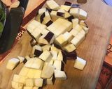Foto del passaggio 2 della ricetta Fettuccine all'uovo con pesce spada e melenzane