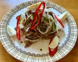 A picture of step 5 of Salad with boiled beef and radish.