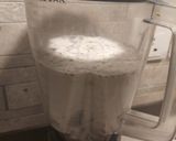 A picture of step 1 of Oreo Shake.
