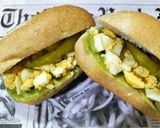 Foto del paso 4 de la receta: Panecillo de huevo trufado con guacamole y guindilla