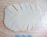 Hình bước làm 4 của món Bánh gối hình con cá