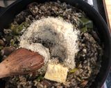A picture of step 11 of Simple mushroom and leek risotto.